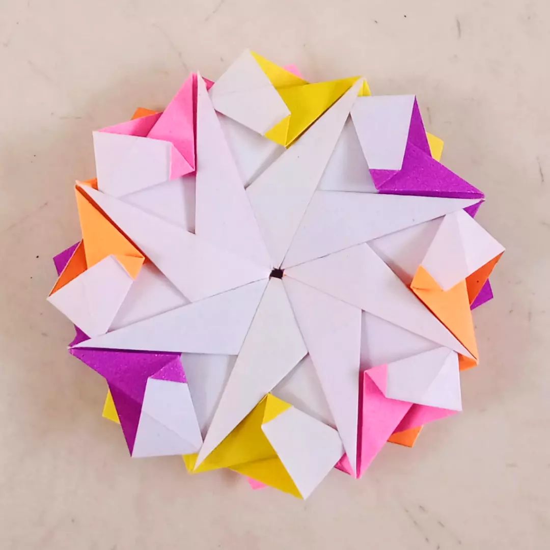 Membuat Hiasan dari Kertas Origami yang Mudah